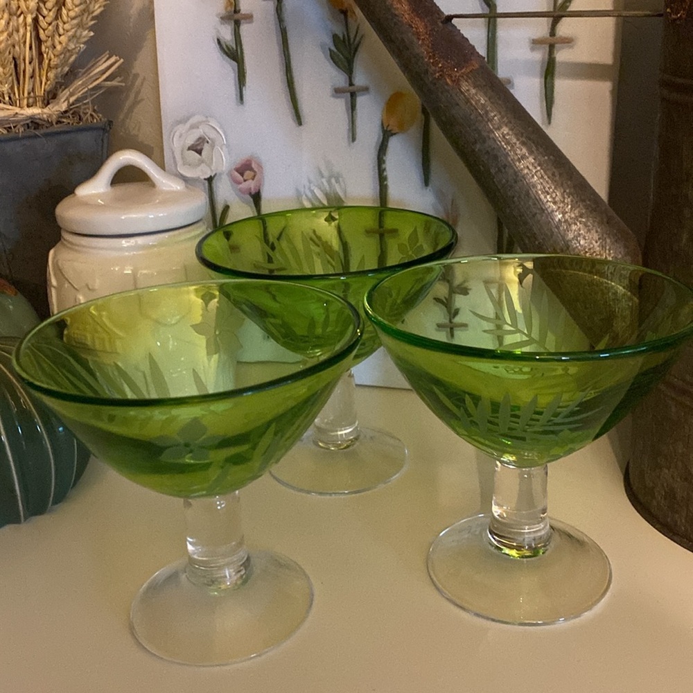 Michael Weems green etched Margarita/Sherbet or dessert glasses
